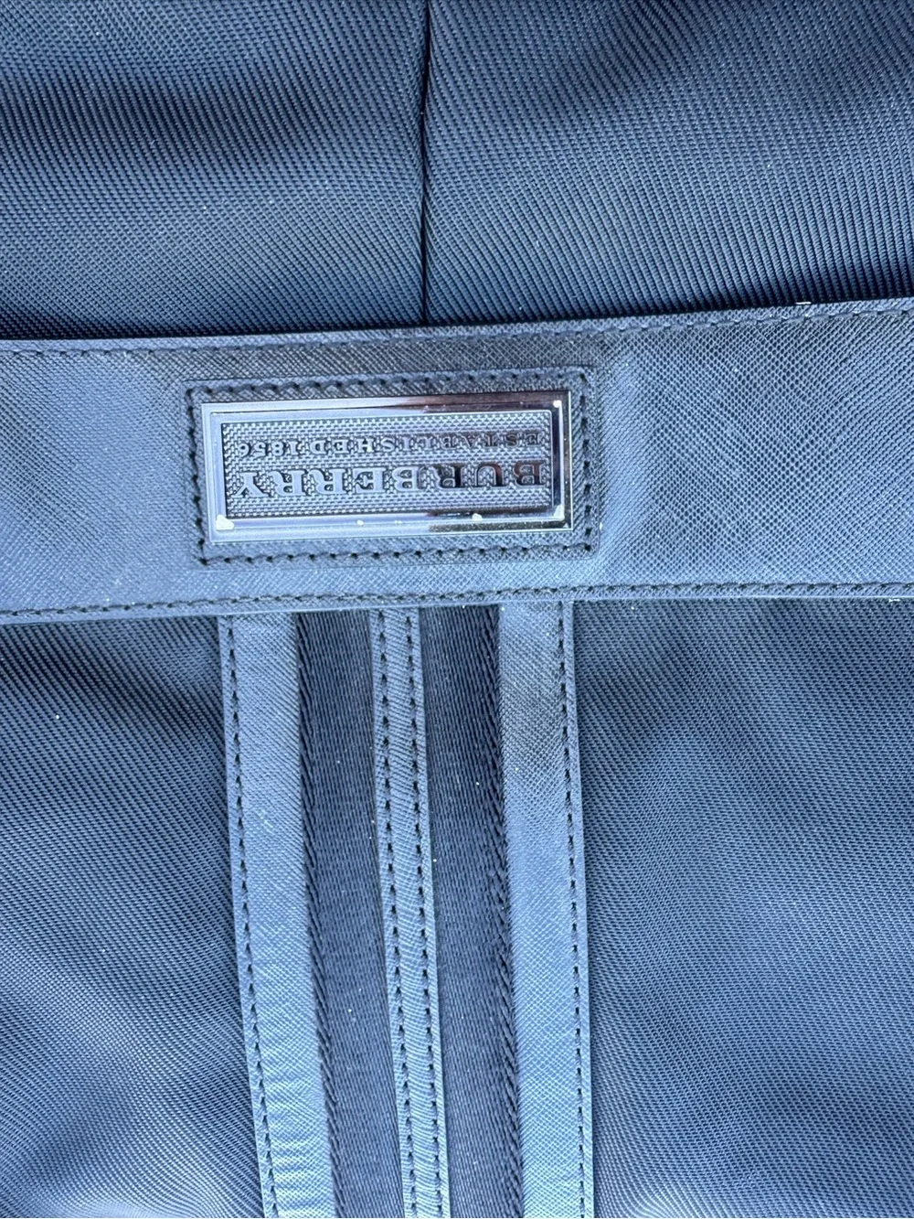 Black Burberry Men's Messenger Bag - Sleek Everyday Shoulder Bag